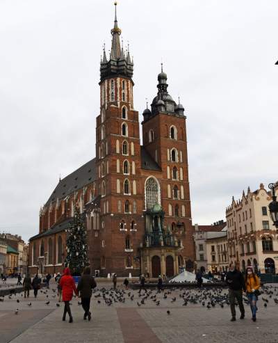 Narodowa kwarantanna, a na ulicach Krakowa tłumy - zdjęcie 4