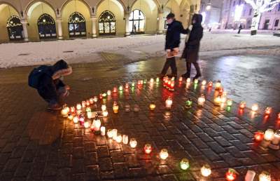 Serce światła zapłonęło pod Wieżą Ratuszową - zdjęcie 9