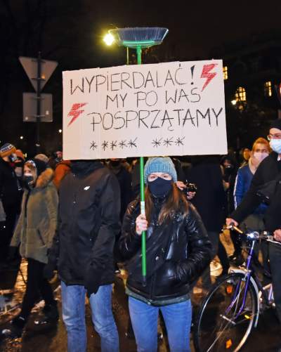 Wielotysięczny protest w Krakowie przeciwko całkowitemu zakazowi aborcji - zdjęcie 14