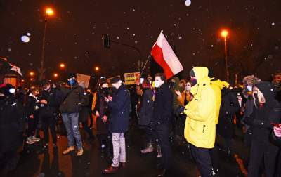 Wielotysięczny protest w Krakowie przeciwko całkowitemu zakazowi aborcji - zdjęcie 23