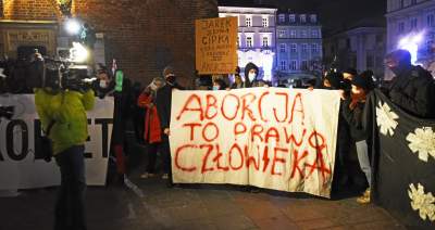 Wielotysięczny protest w Krakowie przeciwko całkowitemu zakazowi aborcji - zdjęcie 41