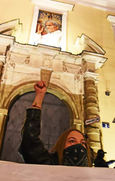 Wielotysięczny protest w Krakowie przeciwko całkowitemu zakazowi aborcji - zdjęcie 33