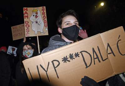 Wielotysięczny protest w Krakowie przeciwko całkowitemu zakazowi aborcji - zdjęcie 13