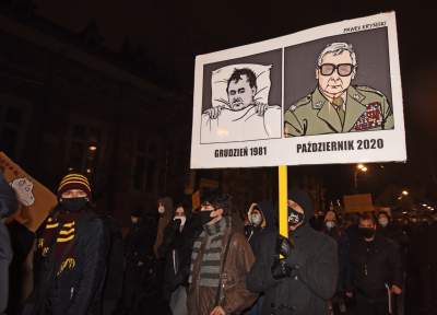 Wielotysięczny protest w Krakowie przeciwko całkowitemu zakazowi aborcji - zdjęcie 18