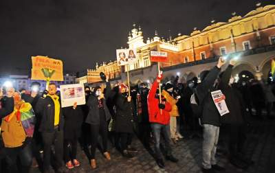 Wielotysięczny protest w Krakowie przeciwko całkowitemu zakazowi aborcji - zdjęcie 58