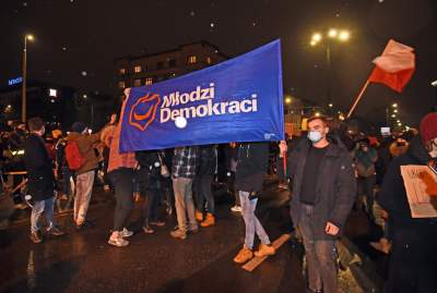 Wielotysięczny protest w Krakowie przeciwko całkowitemu zakazowi aborcji - zdjęcie 22