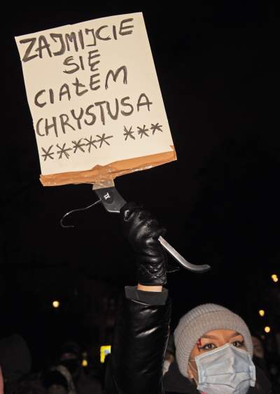 Wielotysięczny protest w Krakowie przeciwko całkowitemu zakazowi aborcji - zdjęcie 12