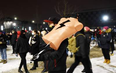 "Chciałem sprofanować sanktuarium, ale Kurski już tam był" - zdjęcie 17