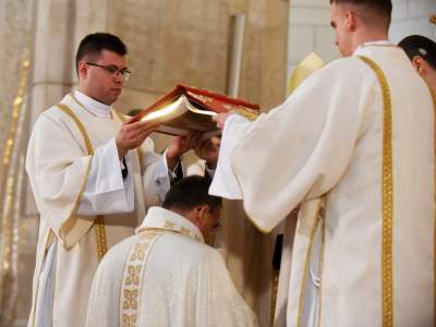 Święcenia nowego biskupa w Krakowie. Fot. Marek Lasyk - zdjęcie 20