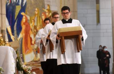 Święcenia nowego biskupa w Krakowie. Fot. Marek Lasyk - zdjęcie 13