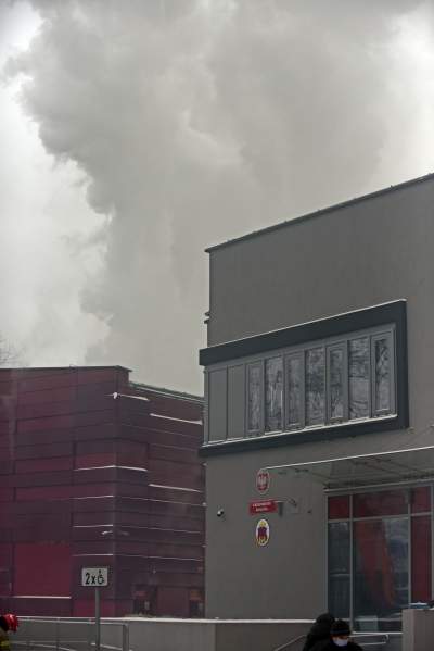 Archiwum pali się nadal.  Trudna akcja strażaków trwa... - zdjęcie 18