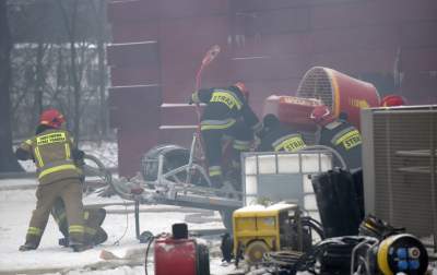 Archiwum pali się nadal.  Trudna akcja strażaków trwa... - zdjęcie 11