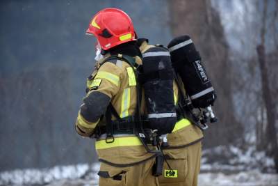 Archiwum pali się nadal.  Trudna akcja strażaków trwa... - zdjęcie 27