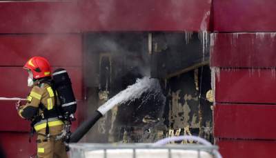 Archiwum pali się nadal.  Trudna akcja strażaków trwa... - zdjęcie 20