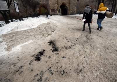 Kawa na chodniku zamiast soli i piasku... - zdjęcie 20