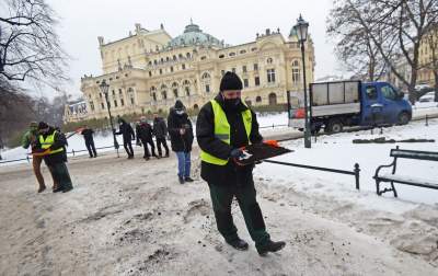 Kawa na chodniku zamiast soli i piasku... - zdjęcie 6