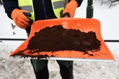 Kawa na chodniku zamiast soli i piasku... - zdjęcie 2