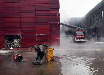 Gaszenie archiwum. Dookoła woda... - zdjęcie 1
