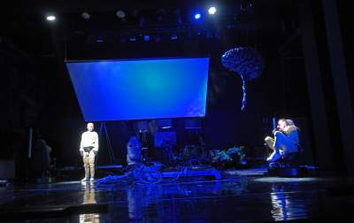 Spektakl „ Władczyni much ”. Reżyseria Konrad Dworakowski, tekst Magda Fertacz - zdjęcie 11