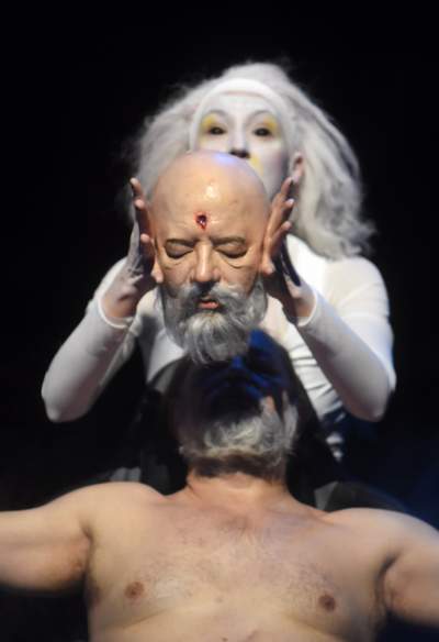 Spektakl „ Władczyni much ”. Reżyseria Konrad Dworakowski, tekst Magda Fertacz - zdjęcie 10