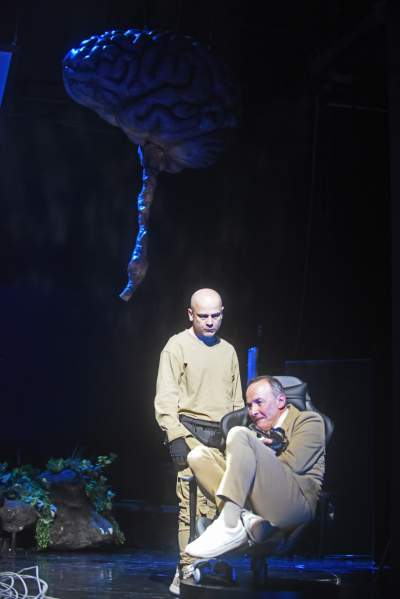 Spektakl „ Władczyni much ”. Reżyseria Konrad Dworakowski, tekst Magda Fertacz - zdjęcie 12