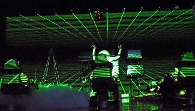 Spektakl „ Władczyni much ”. Reżyseria Konrad Dworakowski, tekst Magda Fertacz - zdjęcie 2