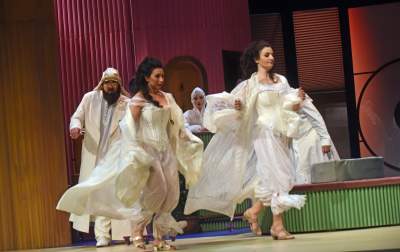 Premiera w operze: "o niedoskonałości stosunków damsko-męskich" - zdjęcie 24