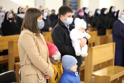 Uroczystości w sanktuarium w Łagiewnikach bez zachowania obostrzeń? fot. Archidiecezja Krakowska - zdjęcie 13