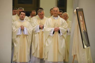 Uroczystości w sanktuarium w Łagiewnikach bez zachowania obostrzeń? fot. Archidiecezja Krakowska - zdjęcie 9