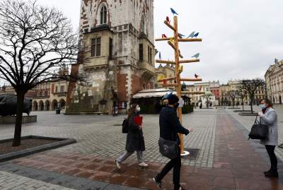 Drzewko emausowe na Rynku - zdjęcie 11