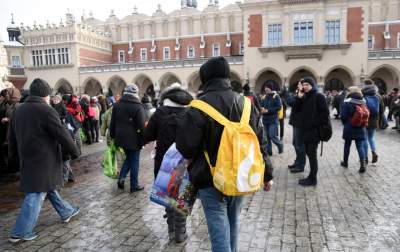Tysiące bezdomnych na Rynku, Wigilia dla potrzebujących - zdjęcie 16