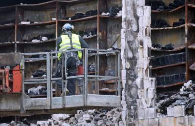 Tyle zostało z miejskiego archiwum. Zaczęła się rozbiórka (14.04.2021) - zdjęcie 16