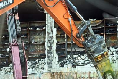 Tyle zostało z miejskiego archiwum. Zaczęła się rozbiórka (14.04.2021) - zdjęcie 20