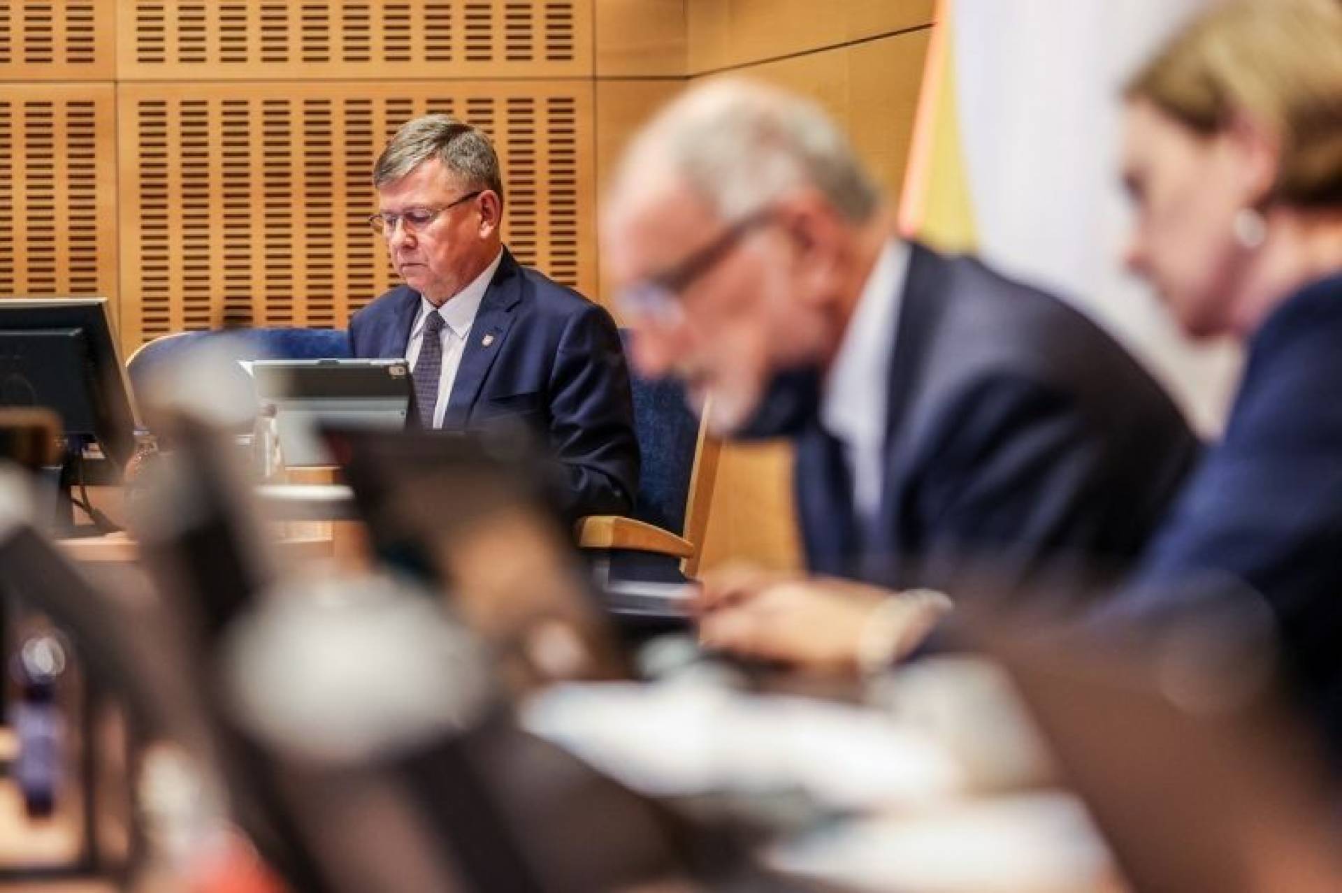 Ponad 10 tysięcy podwyżki dla marszałka województwa. "Tanie państwo to dziadostwo"