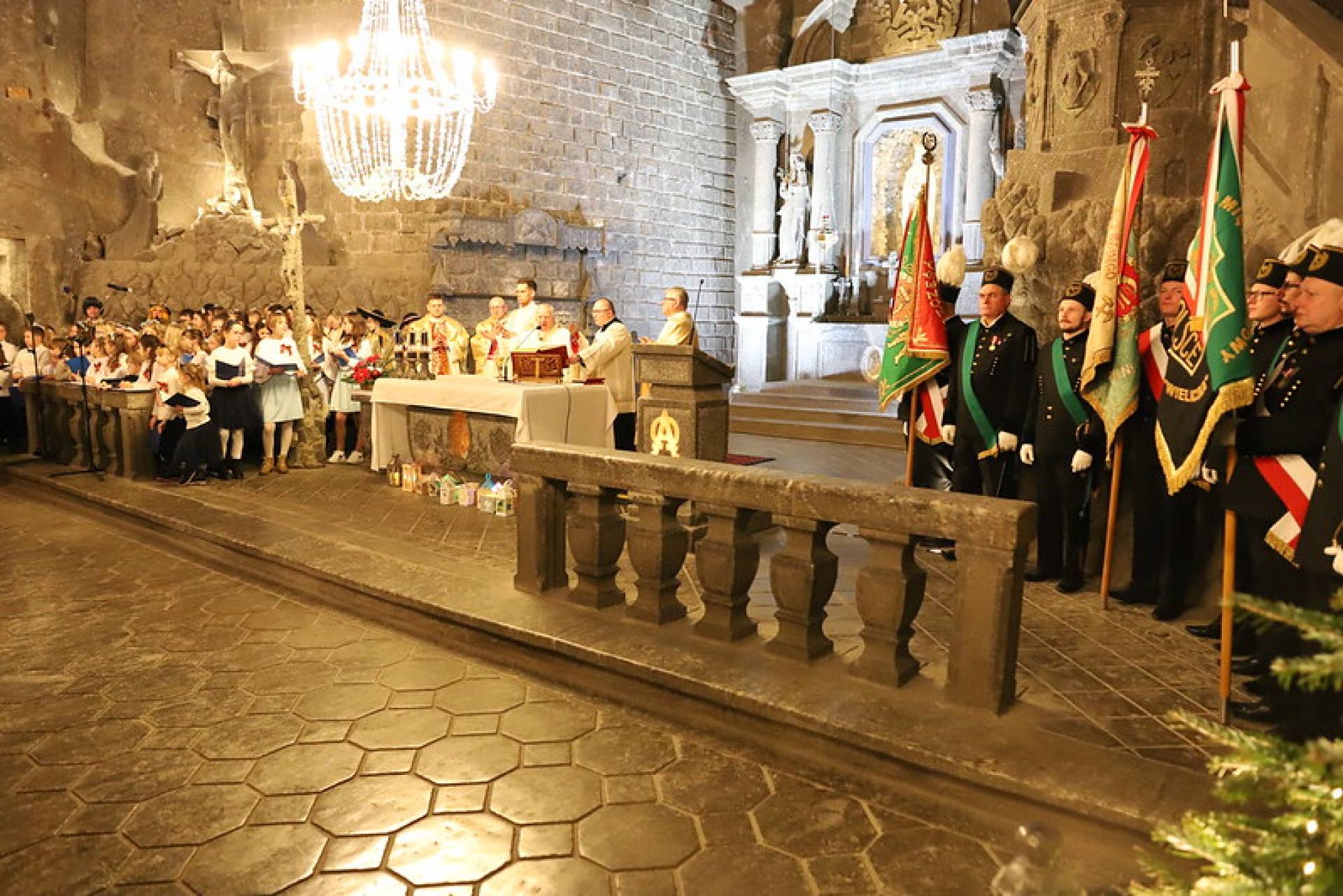 Metropolita" "współczesna Polska potrzebuje gestu przełamania opłatkiem"
