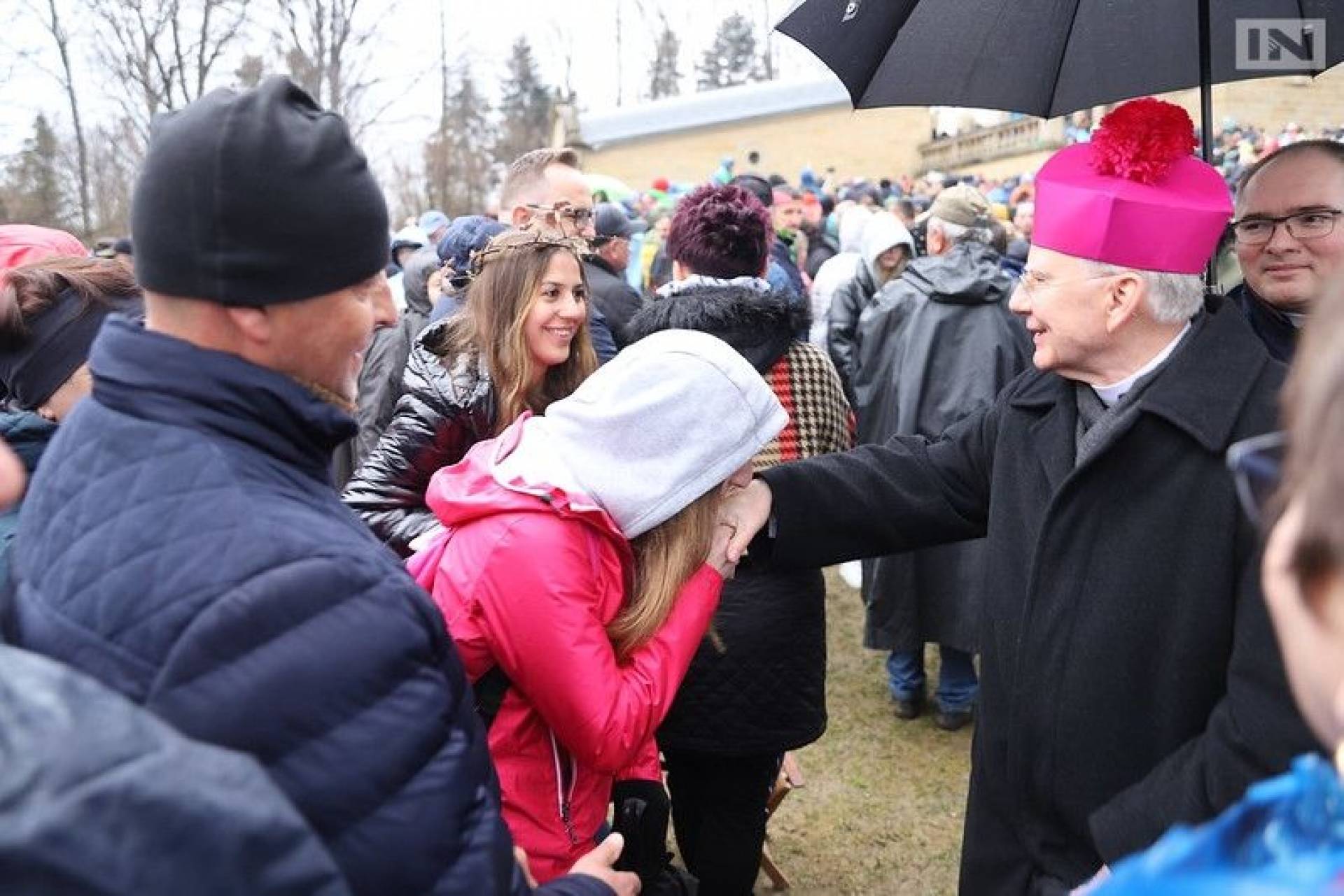 Słowa Jędraszewskiego o "tęczowej zarazie" obraźliwe, ale pozew oddalony