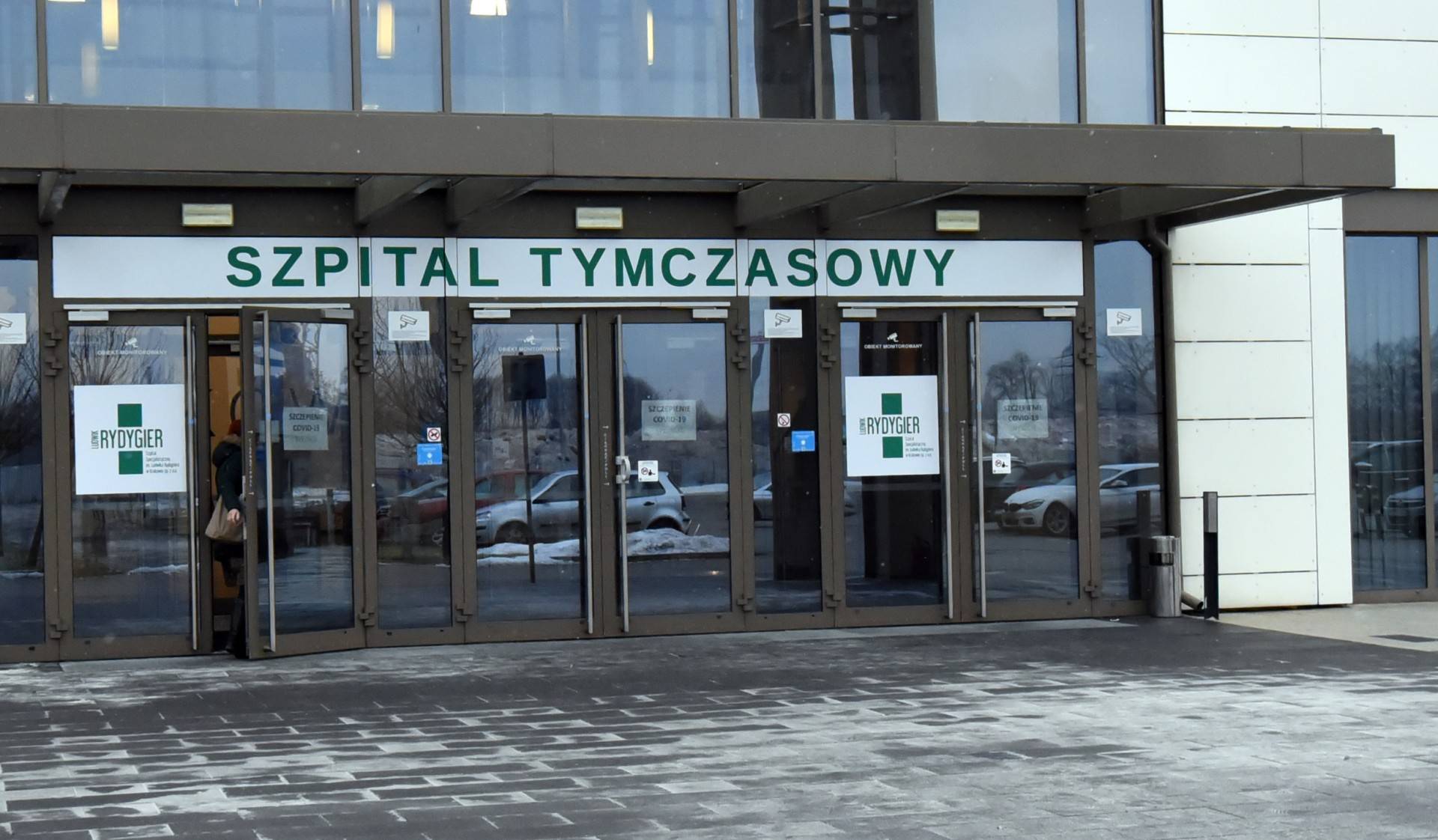 Rośnie liczba zgonów z powodu COVID. Sposób na wykorzystanie pustego szpitala