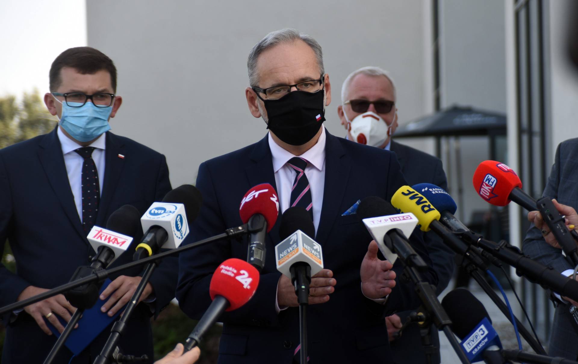 Ostry wzrost zachorowań na COVID. Będą nowe obostrzenia