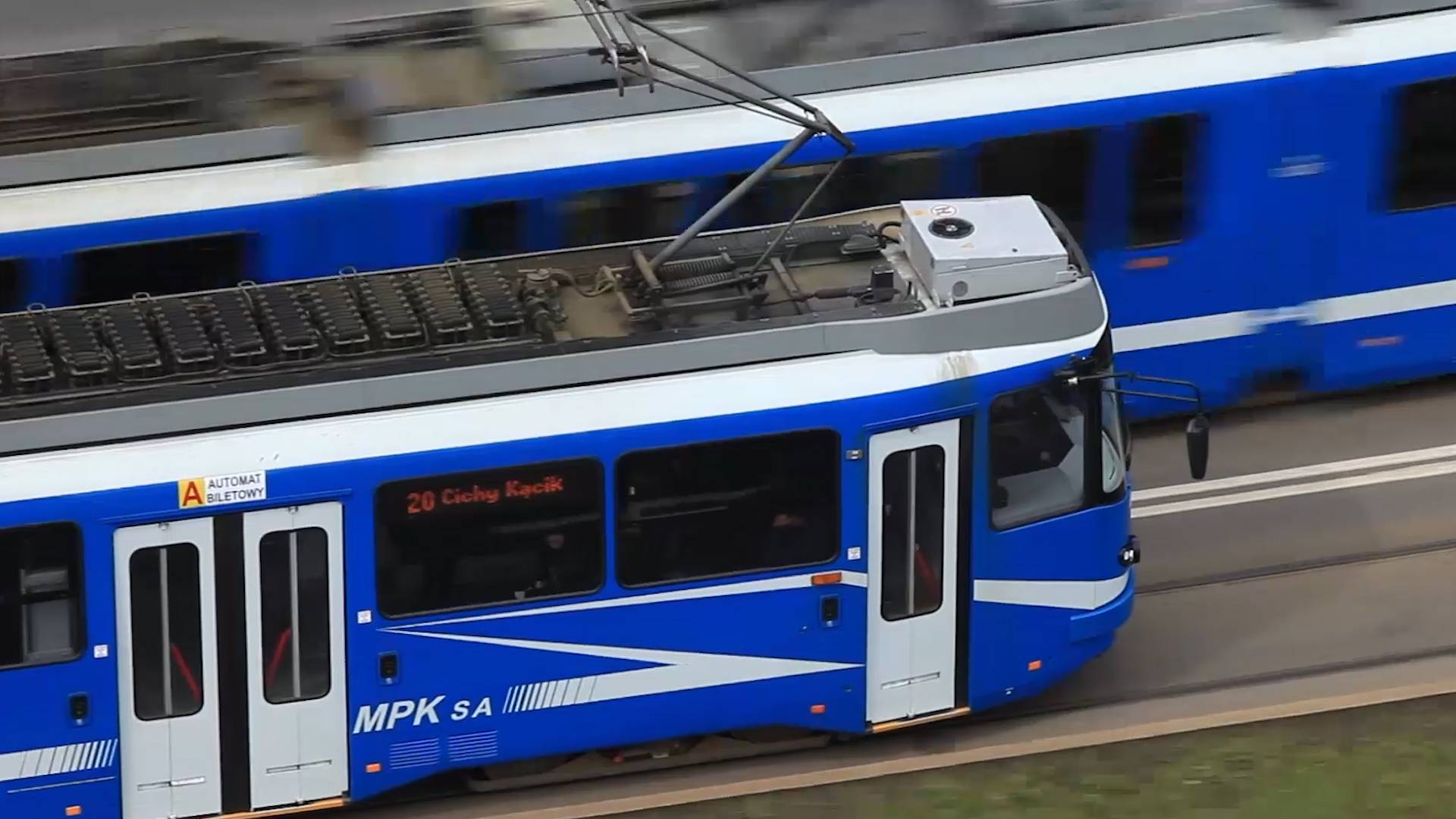 Napastnik z nożem w krakowskim tramwaju. Zaatakował motorniczego