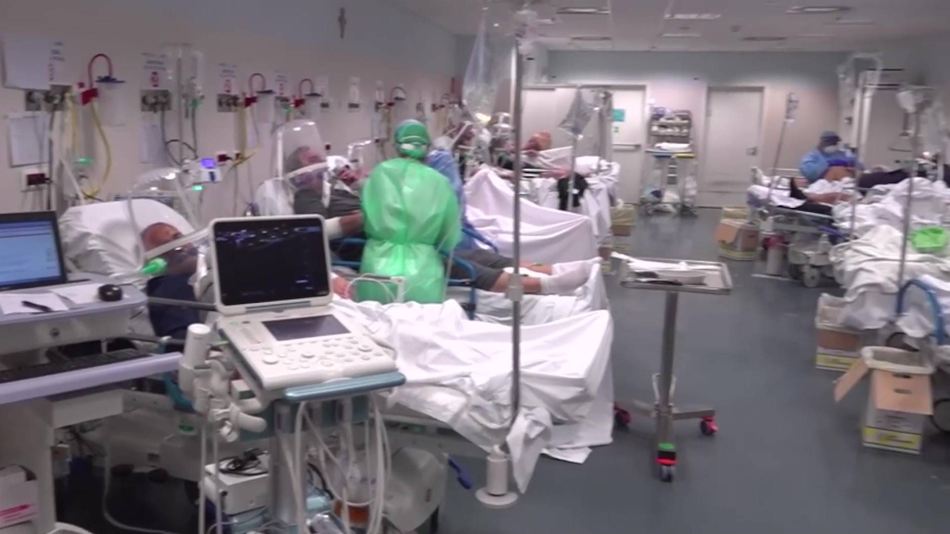 Coraz szybciej zapełniają się szpitale covidowe. Rząd na razie nie reaguje