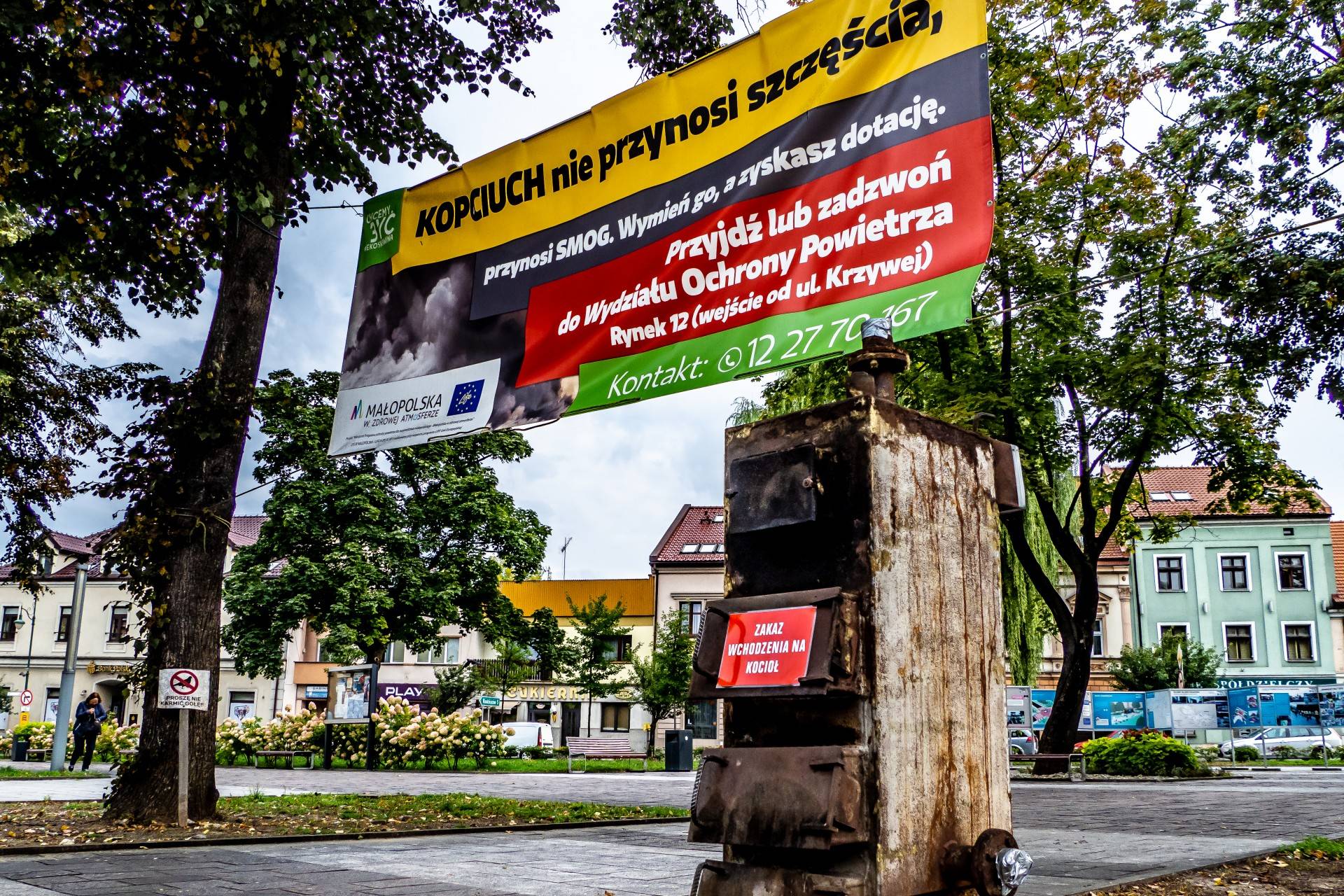 Nietypowy pomnik na rynku w Skawinie. Wyjątkowo brzydki, ale ważny