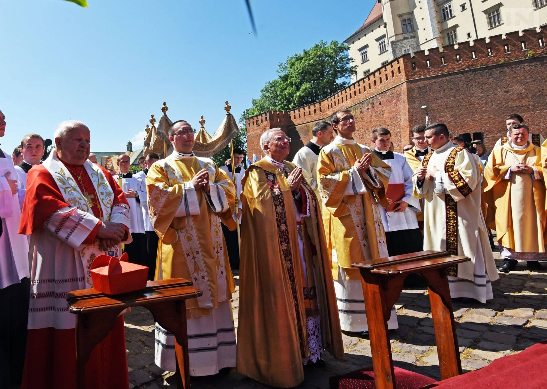 Abp Jędraszewski: nie wywiesimy białej flagi. "Terapie i psychologia są niebezpieczne"