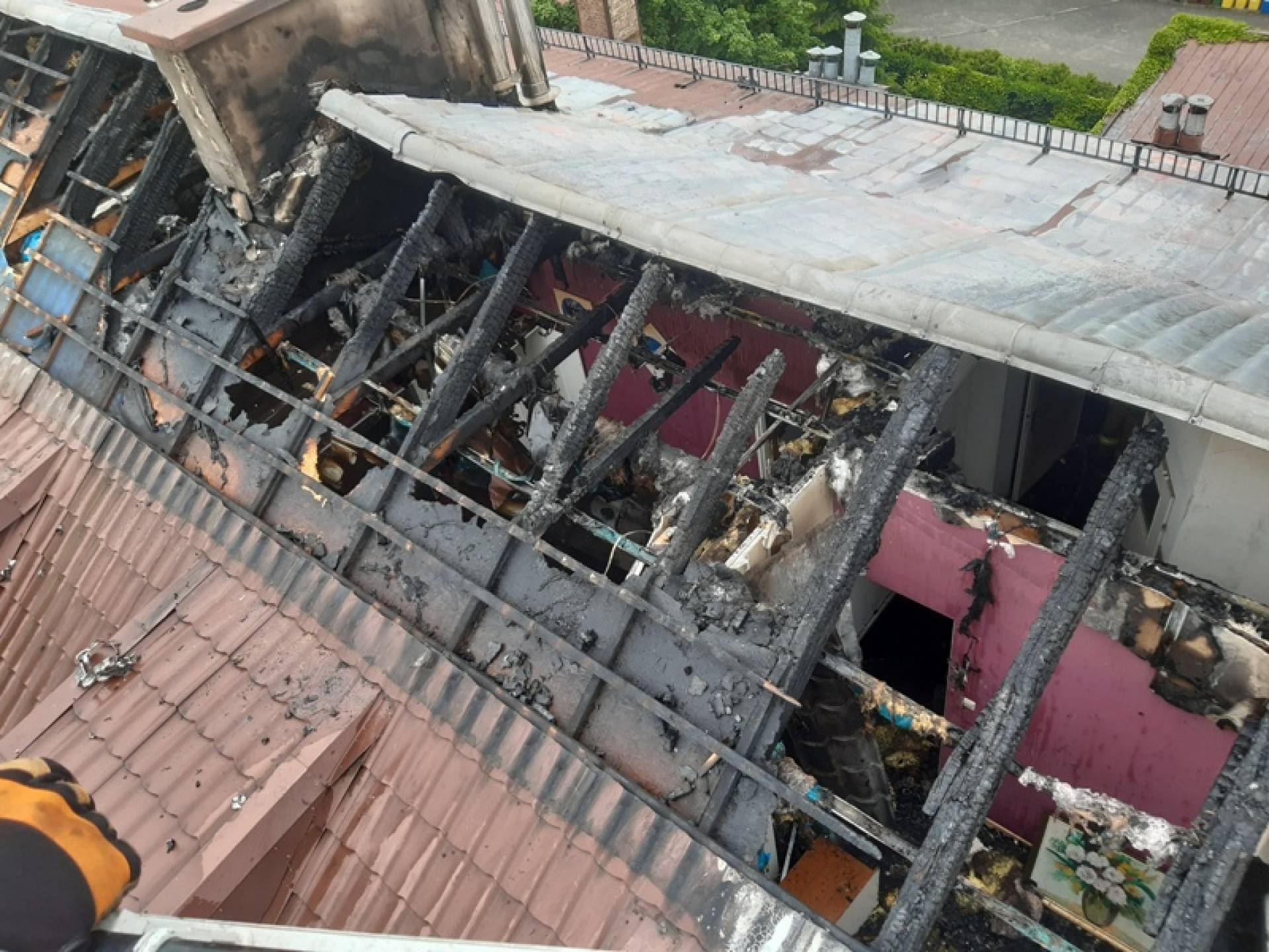 Skala zniszczeń po pożarze na rogu Rajskiej i Dolnych Młynów