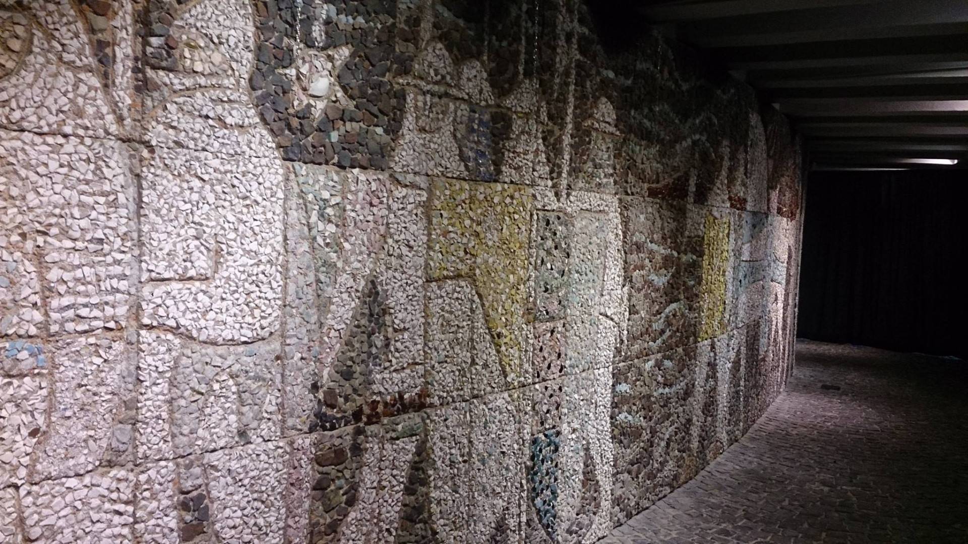 Tworzyli genialne, ceramiczne mozaiki, ich dzieła są dziś na nowo odkrywane