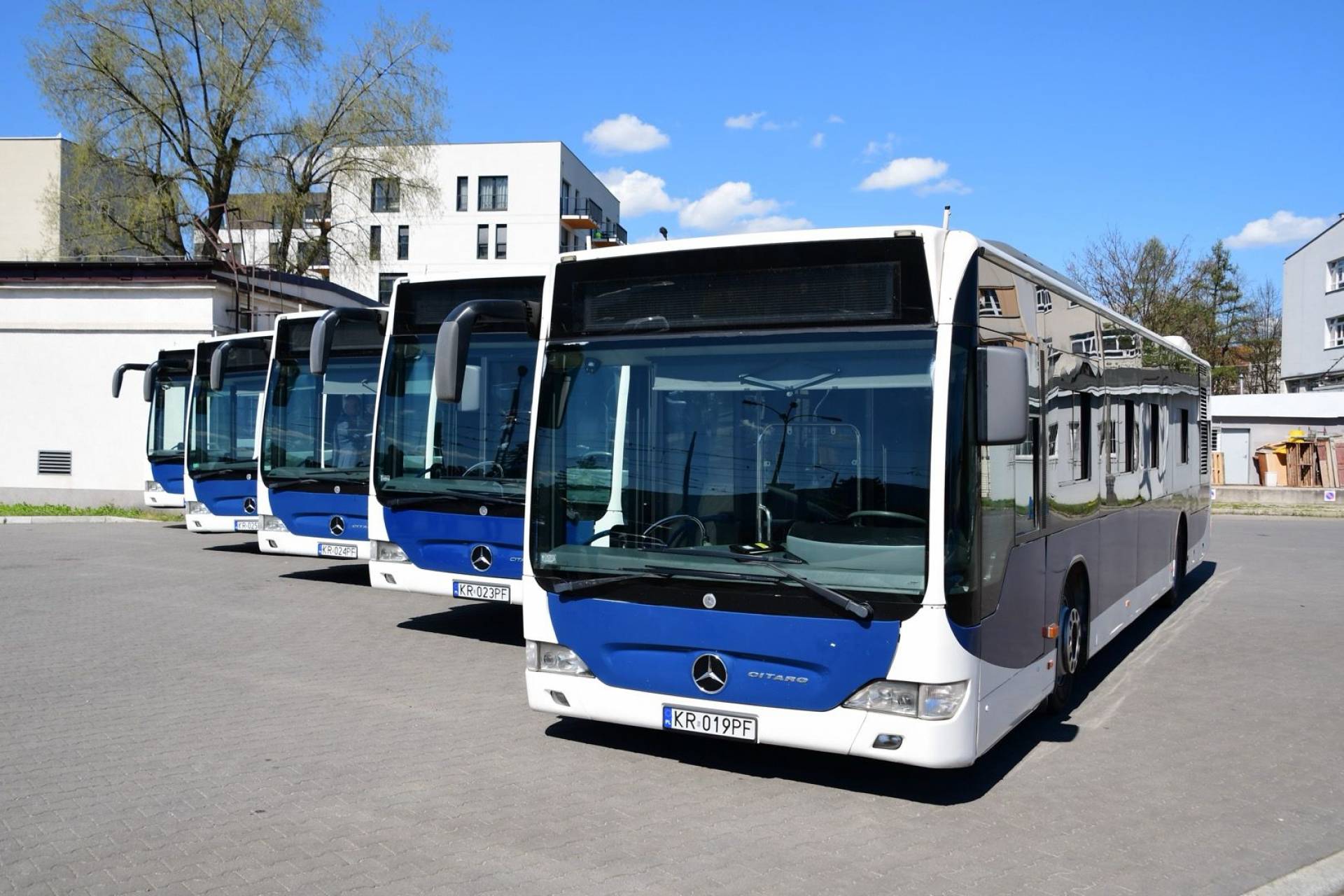 Autobusy z Krakowa dla bestialsko zaatakowanego przez Rosję miasta w Ukrainie