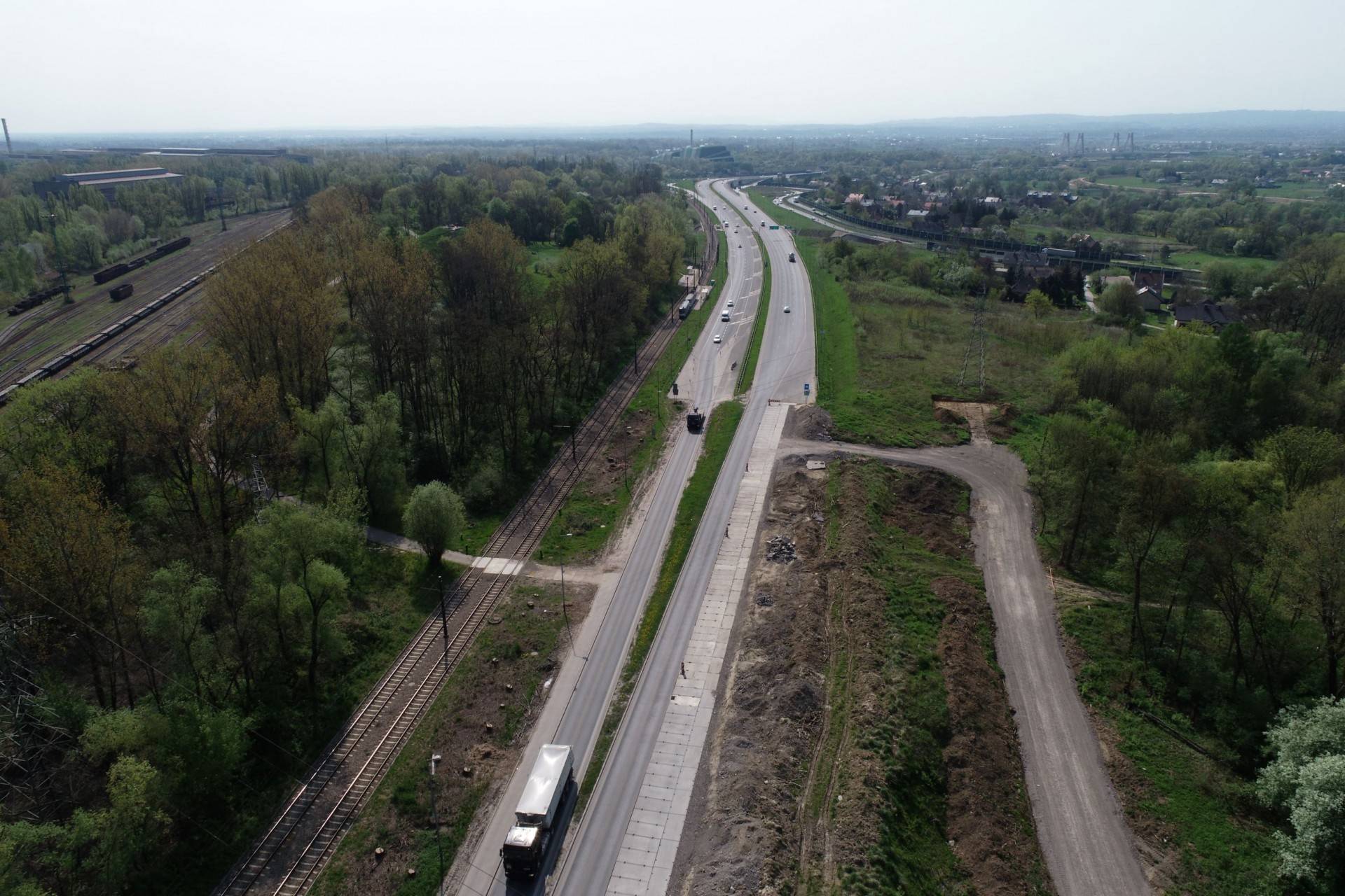 Utrudnienia na ul. Ujastek Mogilski: przejazd odcinkiem z betonowych płyt