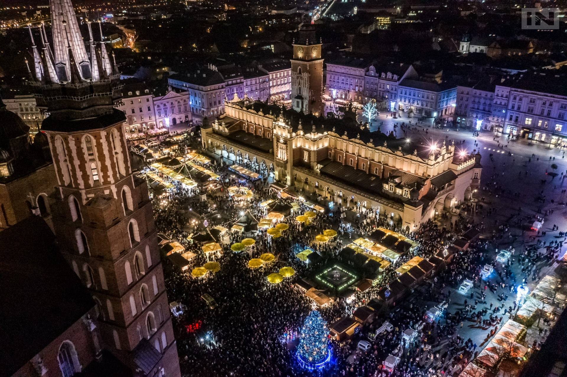 Rynek w świątecznym klimacie, ruszyły Targi bożonarodzeniowe