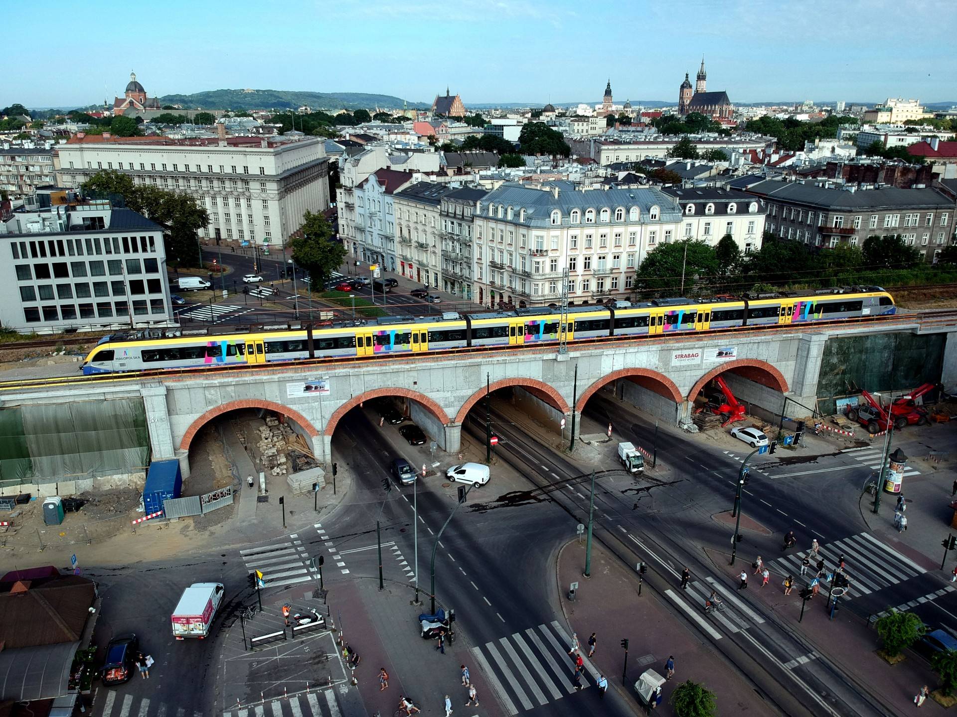 Spore opóźnienia pociągów po otwarciu estakady. "To normalne"...