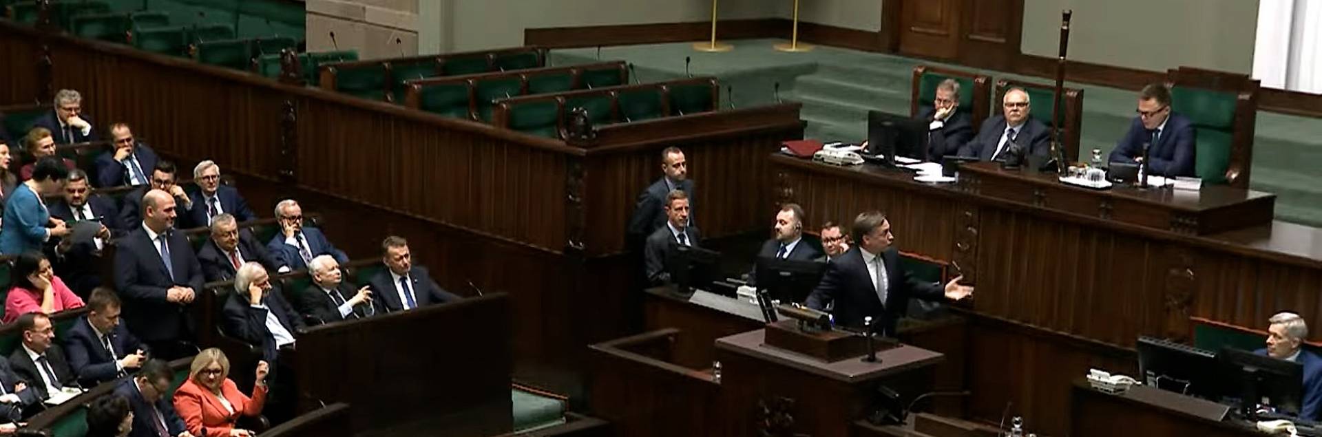 Lew, Panna i Bliźniaki. Tyle się dzieje w Sejmie
