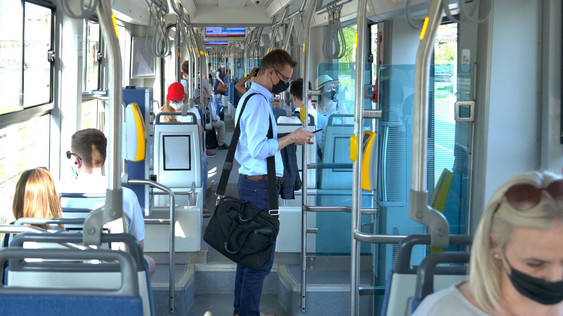 Nawet 500 zł za brak maseczki. Wracają wzmożone kontrole w komunikacji miejskiej
